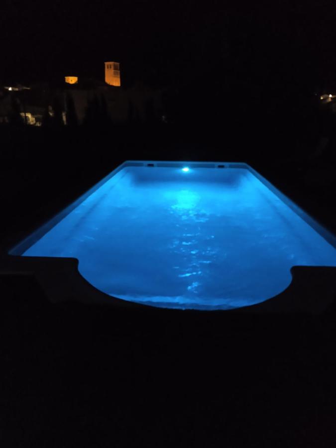 Villa Rural Con Amplia Piscina Campillo de Altobuey Bagian luar foto