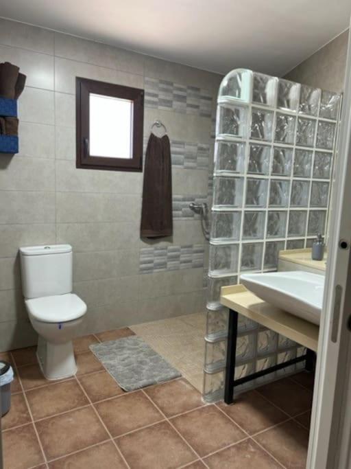 Villa Rural Con Amplia Piscina Campillo de Altobuey Bagian luar foto