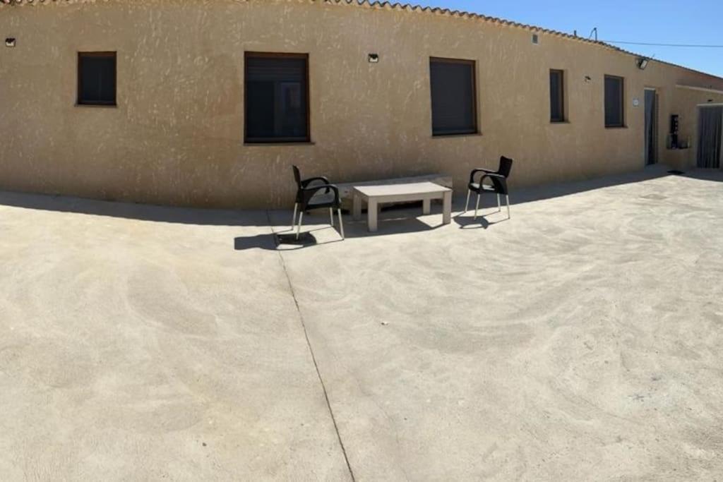 Villa Rural Con Amplia Piscina Campillo de Altobuey Bagian luar foto
