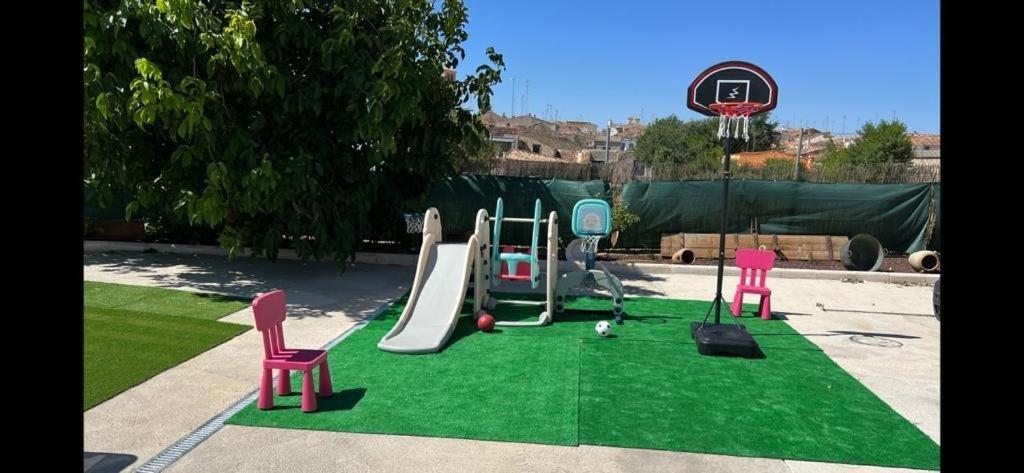 Villa Rural Con Amplia Piscina Campillo de Altobuey Bagian luar foto